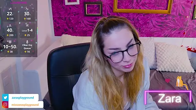 ZarasPlayground online show from December 15, 2025, 7:09 pm