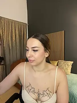 ZarasPlayground online show from August 1, 2026, 3:32 pm
