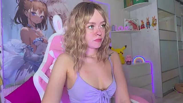 CheekySashaCharm online show from July 21, 2026, 12:39 pm