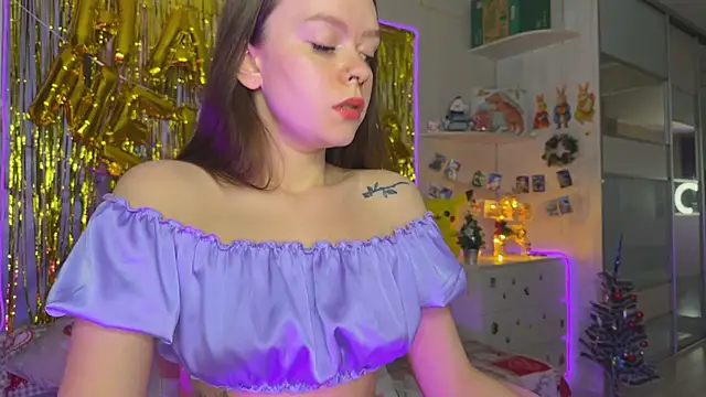 CheekySashaCharm online show from January 18, 2026, 1:03 pm