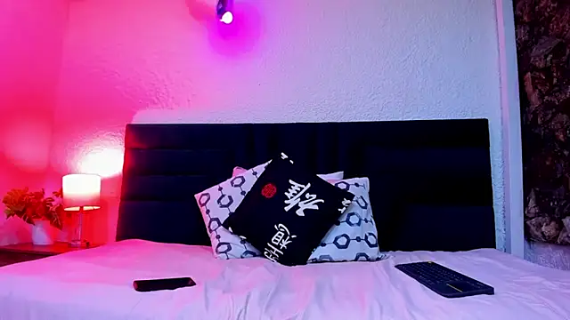 Snapshot of VictoriaRouge_ chatting on March 7, 2026, 4:41 am VictoriaRouge online show from March 7, 2026, 4:41 am