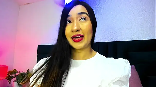 VictoriaRouge  online show from July 26, 2026, 9:00 pm