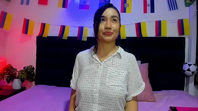 VictoriaRouge  online show from July 10, 2026, 9:04 pm