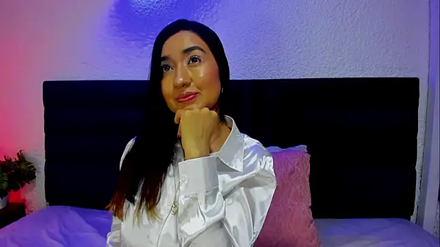 VictoriaRouge  online show from July 23, 2026, 8:16 pm