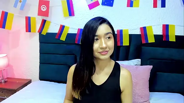 VictoriaRouge  online show from July 3, 2026, 9:10 pm