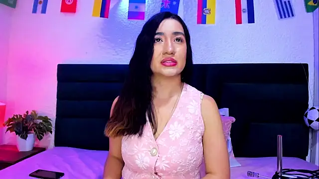VictoriaRouge  online show from July 16, 2026, 8:39 pm