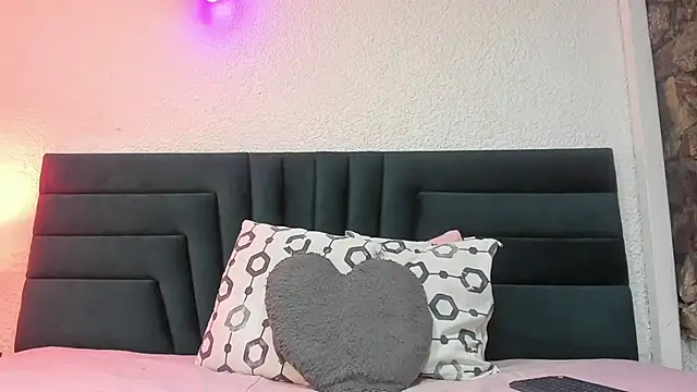 Snapshot of VictoriaRouge_ chatting on February 26, 2026, 4:12 am VictoriaRouge online show from February 26, 2026, 4:12 am