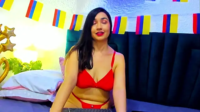 VictoriaRouge  online show from July 7, 2026, 12:02 am