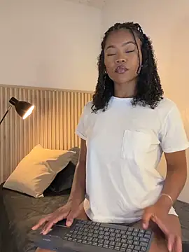 vanestraus online show from February 5, 2026, 8:48 pm