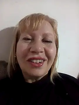 SexyMilf1211 online show from May 10, 2026, 1:04 pm