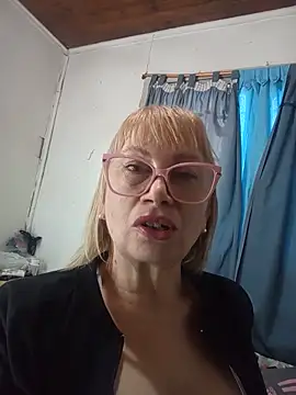 SexyMilf1211 online show from June 12, 2026, 12:14 pm