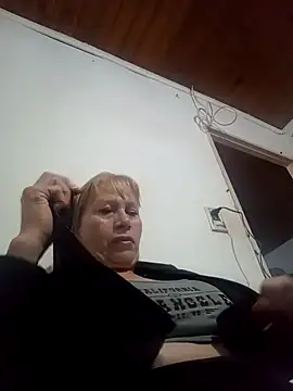 SexyMilf1211 online show from May 4, 2026, 10:51 am