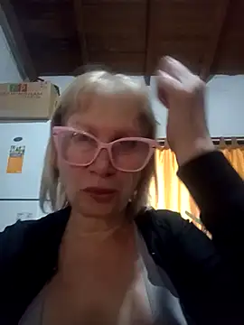 SexyMilf1211 online show from May 5, 2026, 5:16 pm