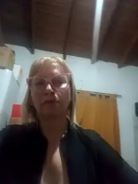 SexyMilf1211 online show from May 6, 2026, 11:53 pm