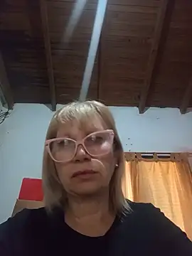 SexyMilf1211 online show from May 12, 2026, 4:57 pm