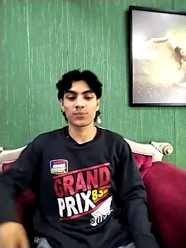 MattFiore online show from November 21, 2025, 12:48 pm