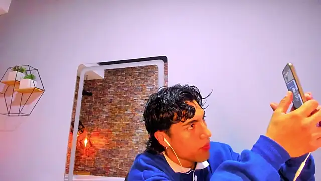 MattFiore online show from December 22, 2025, 7:58 pm