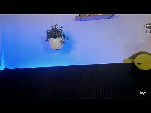 aprille15 online show from February 18, 2026, 8:22 am