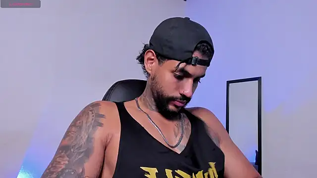 LuigiVitale 1 online show from July 17, 2026, 1:36 am