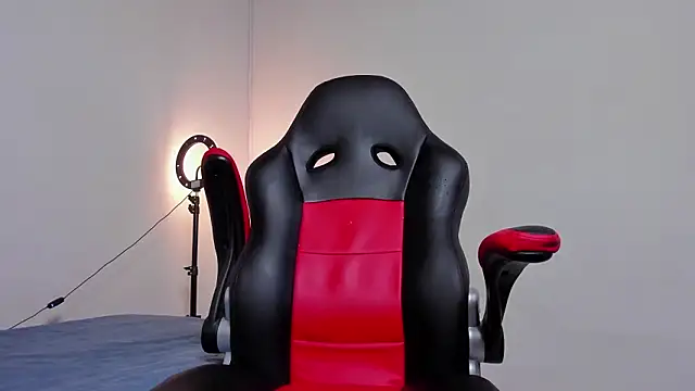 Snapshot of LuigiVitale_1 chatting on February 20, 2026, 6:26 am LuigiVitale 1 online show from February 20, 2026, 6:26 am