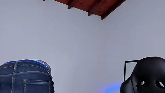 Snapshot of LuigiVitale_1 chatting on March 21, 2026, 1:07 am LuigiVitale 1 online show from March 21, 2026, 1:07 am