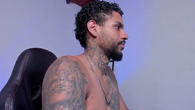 Snapshot of LuigiVitale_1 chatting on February 27, 2026, 1:39 am LuigiVitale 1 online show from February 27, 2026, 1:39 am