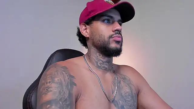 Snapshot of LuigiVitale_1 chatting on February 17, 2026, 1:25 am LuigiVitale 1 online show from February 17, 2026, 1:25 am