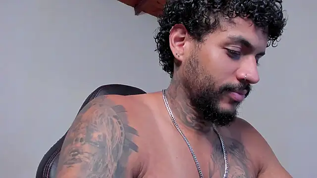 Snapshot of LuigiVitale_1 chatting on March 20, 2026, 1:06 am LuigiVitale 1 online show from March 20, 2026, 1:06 am