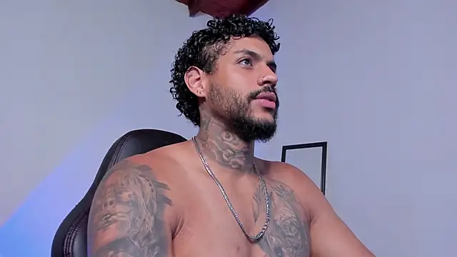 Snapshot of LuigiVitale_1 chatting on March 18, 2026, 1:09 am LuigiVitale 1 online show from March 18, 2026, 1:09 am