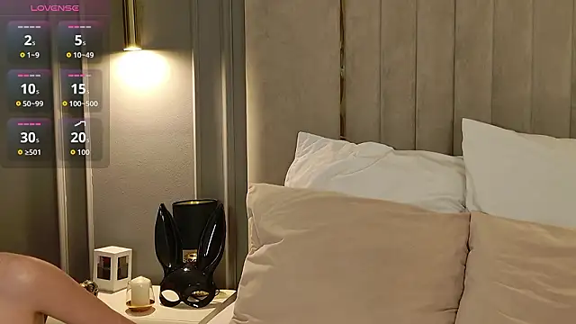 RileyHeaven online show from February 19, 2026, 7:44 pm