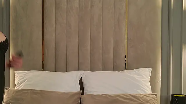 RileyHeaven online show from June 9, 2026, 8:32 pm