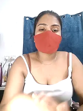 Snapshot of Red_Love_1 chatting on March 22, 2026, 6:31 pm Red Love 1 online show from March 22, 2026, 6:31 pm