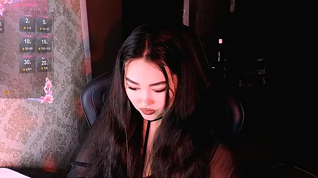 Snapshot of Emma_Uilson chatting on April 6, 2026, 10:00 pm Emma Uilson online show from April 6, 2026, 10:00 pm