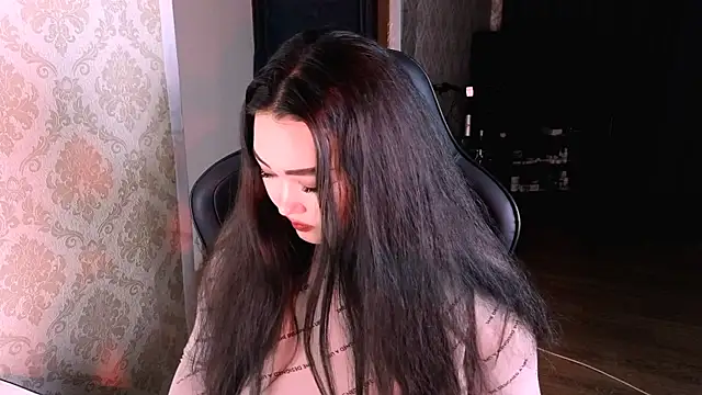 Snapshot of Emma_Uilson chatting on March 21, 2026, 4:55 pm Emma Uilson online show from March 21, 2026, 4:55 pm