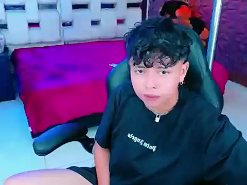 lunabustygirl online show from February 5, 2026, 4:08 am