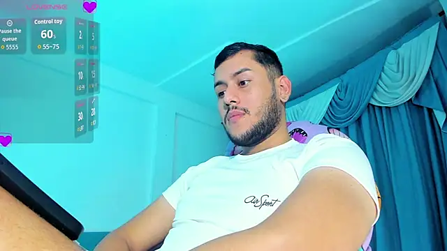 Latino Hot Boy online show from December 17, 2025, 4:50 am