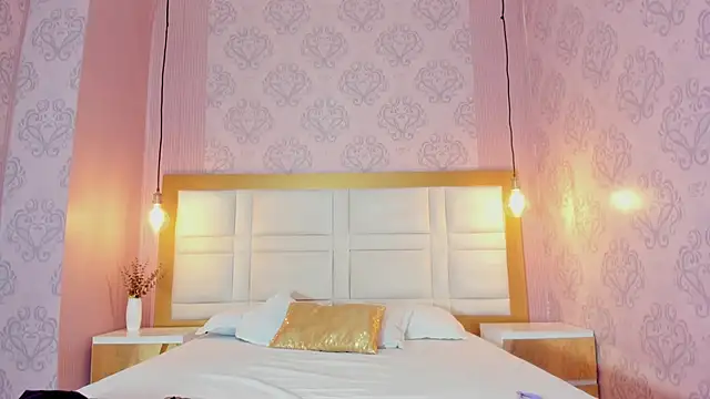 Snapshot of arietta_skinny chatting on March 14, 2026, 12:00 pm arietta skinny online show from March 14, 2026, 12:00 pm