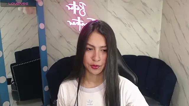 Maleja v  online show from February 3, 2026, 1:27 pm