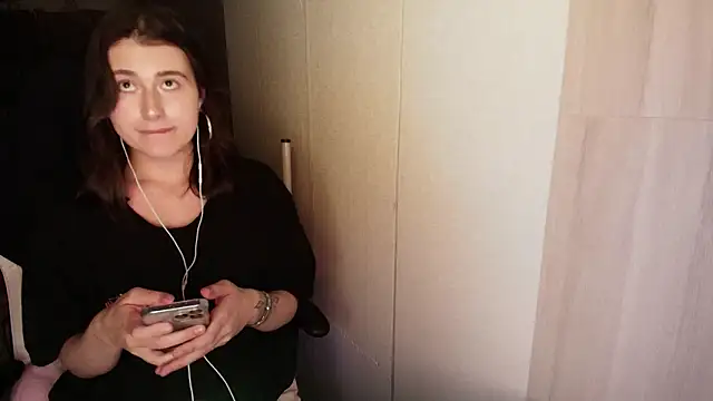 KristinaScott online show from March 7, 2026, 4:56 pm