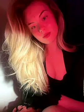 Josefinswe online show from November 25, 2025, 9:26 pm