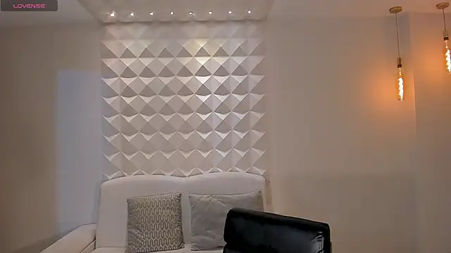 Snapshot of HaileyRoss_ chatting on March 25, 2026, 12:04 pm HaileyRoss online show from March 25, 2026, 12:04 pm