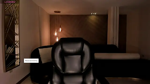 HaileyRoss  online show from June 8, 2026, 11:11 am