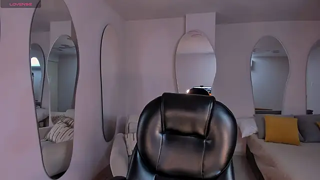 Snapshot of SophieLanne chatting on March 8, 2026, 3:43 am SophieLanne online show from March 8, 2026, 3:43 am