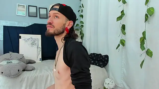 AngelDamianArt online show from February 2, 2026, 8:08 pm