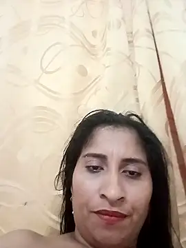 Snapshot of CarolinaNavas33 chatting on December 2, 2025, 2:52 pm CarolinaNavas33 online show from December 2, 2025, 2:52 pm