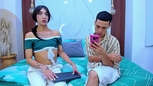 Loversinfire2 online show from June 26, 2026, 1:22 am