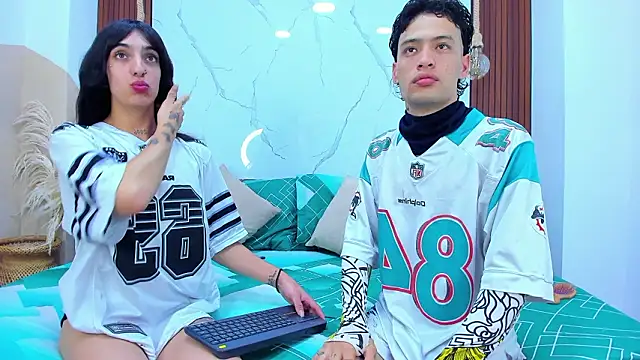 Snapshot of Loversinfire2 chatting on February 20, 2026, 10:01 pm Loversinfire2 online show from February 20, 2026, 10:01 pm