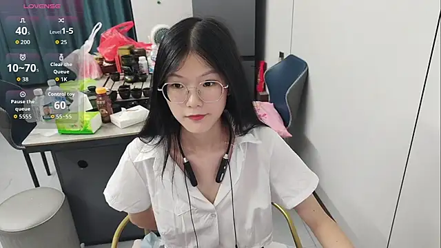 xlin-baby online show from May 24, 2026, 4:18 pm