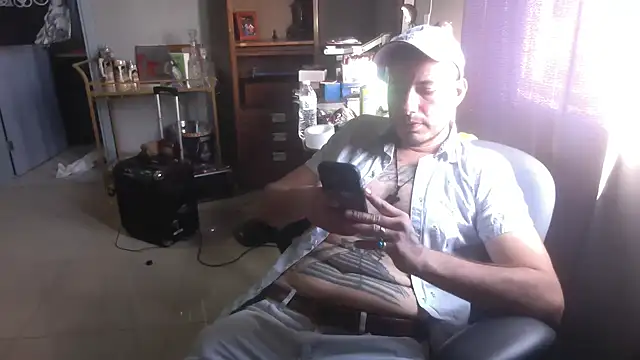 kittycat202501 online show from March 22, 2026, 10:22 pm