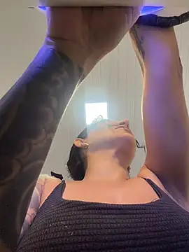 biadominatrix online show from June 3, 2026, 2:33 pm